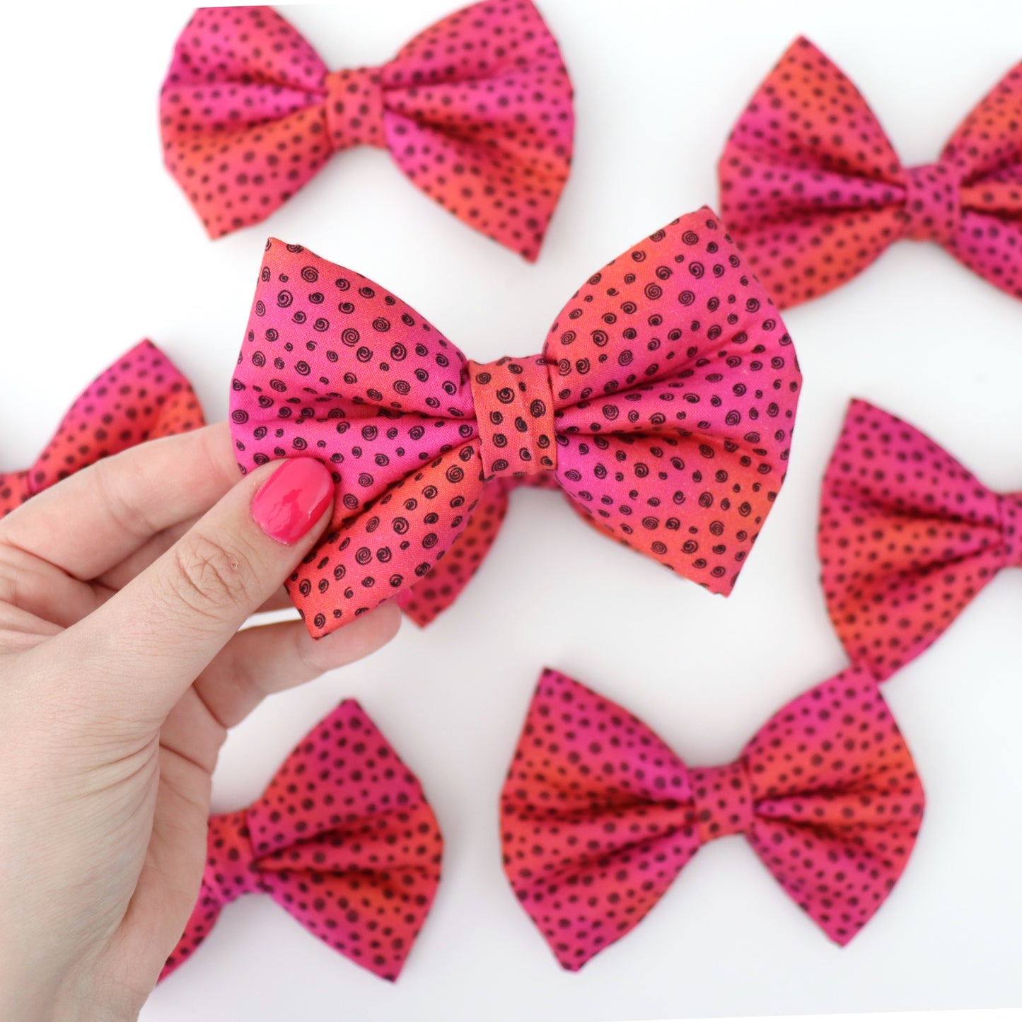 MAGENTA DOTS- DAPPER DEXTER DOG BOW TIE