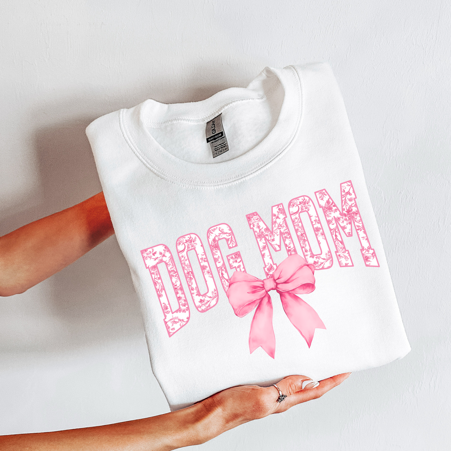 DOG MOM - WHITE SWEATSHIRT