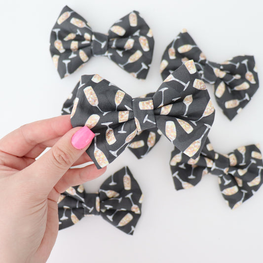 CHAMPAGNE GLASSES - DAPPER DEXTER DOG BOW TIE