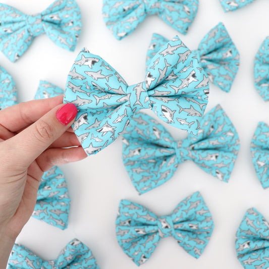 SHARK - DAPPER DEXTER DOG BOW TIE