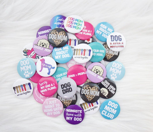 ASSORTED PACK OF 15 PINS, BUTTONS AND CHARMS