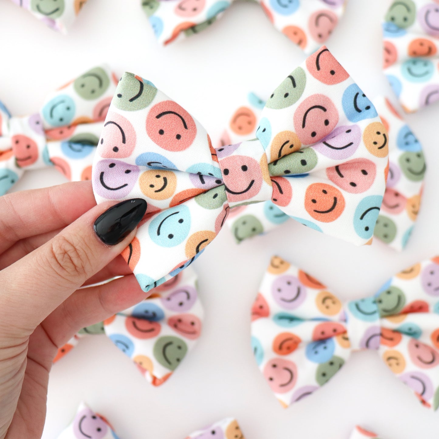 SMILES - DAPPER DEXTER DOG BOW TIE