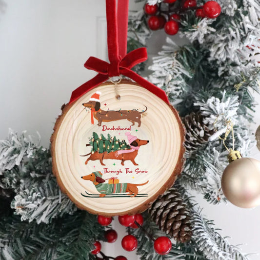 DASHHOUND THROUGH THE SNOW ORNAMENT