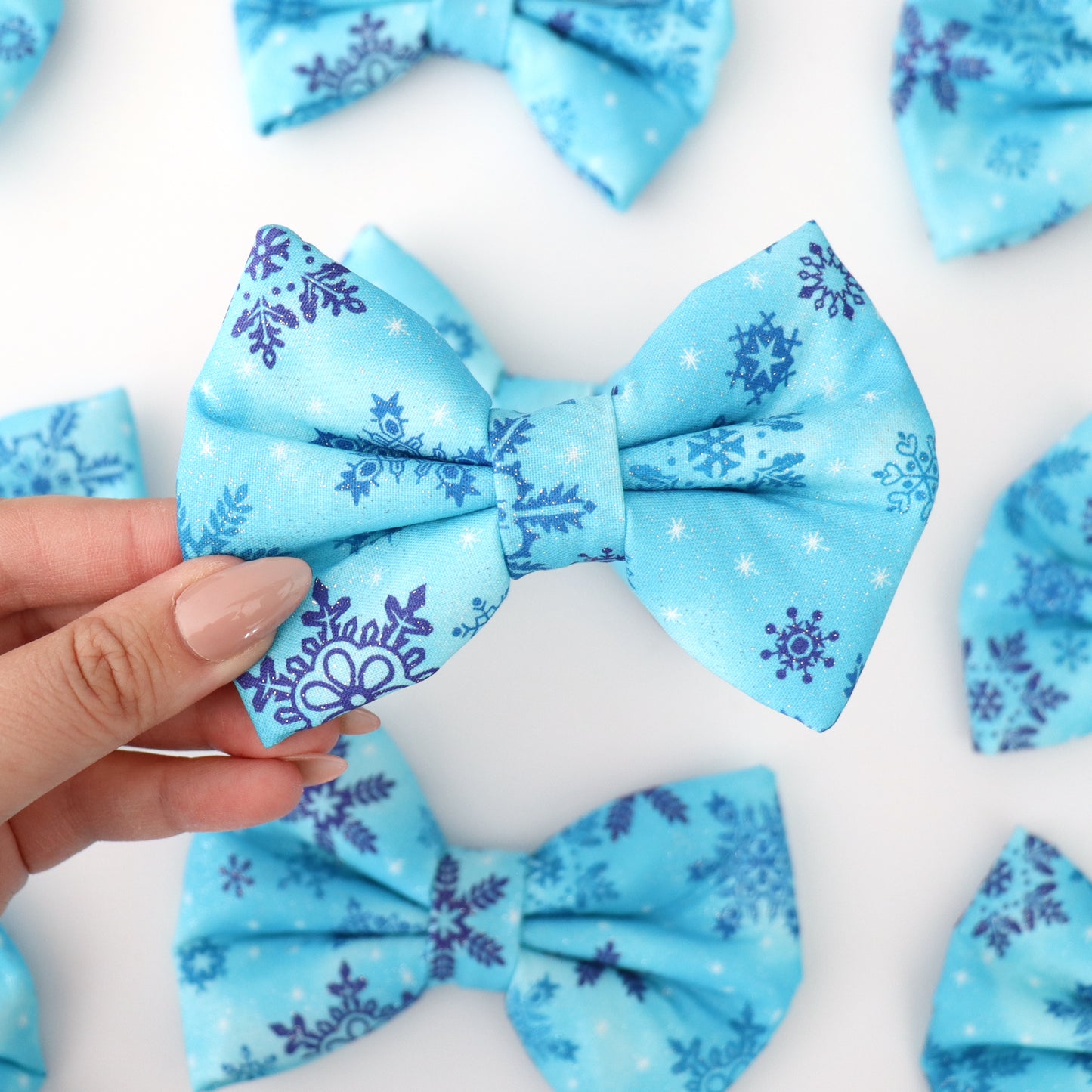 SNOWFLAKE ❄️ - DAPPER DEXTER DOG BOW TIE