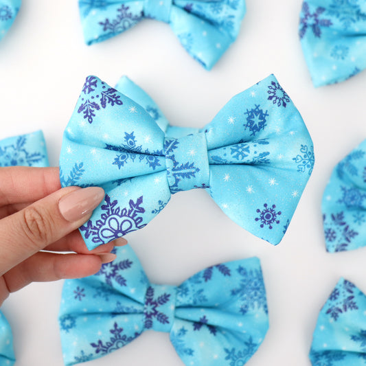 SNOWFLAKE ❄️ - DAPPER DEXTER DOG BOW TIE